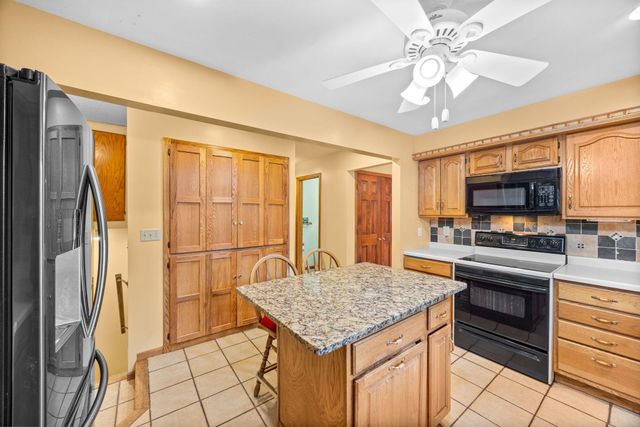 5230 Pennsylvania Avenue N, New Hope, MN 55428