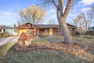 5230 Pennsylvania Avenue N, New Hope, MN 55428