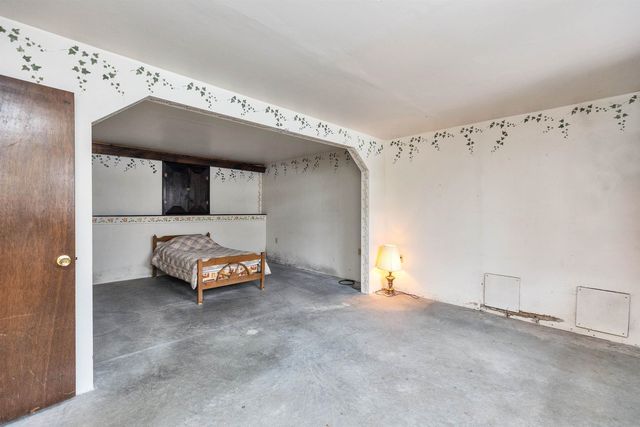 23 Estate Drive, Manchester, NH 03104