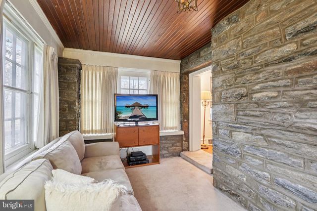 708 MEETINGHOUSE RD, Elkins Park, PA 19027