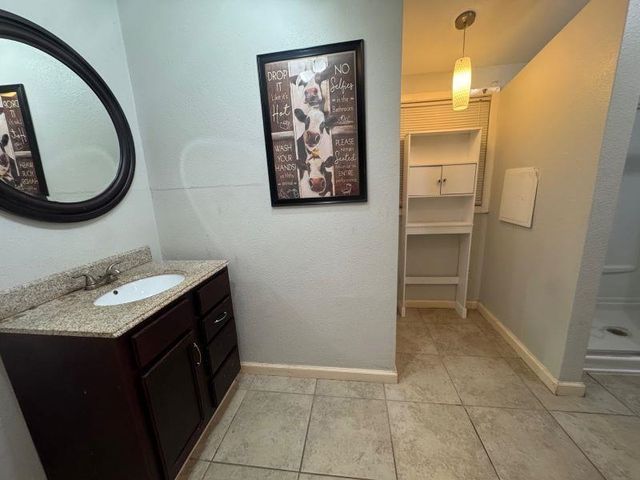 1315 Spring St, Carthage, TX 75633