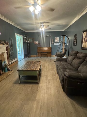 1315 Spring St, Carthage, TX 75633