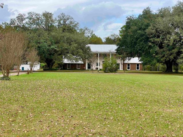 1315 Spring St, Carthage, TX 75633