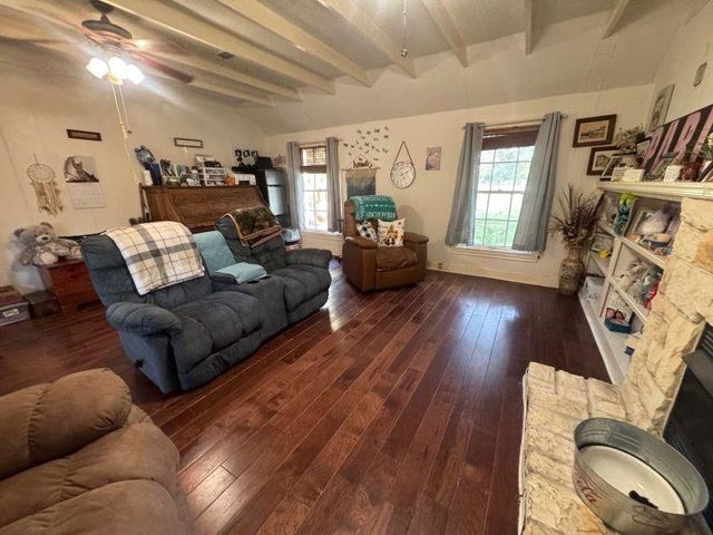 1315 Spring St, Carthage, TX 75633