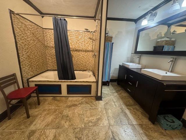 1315 Spring St, Carthage, TX 75633