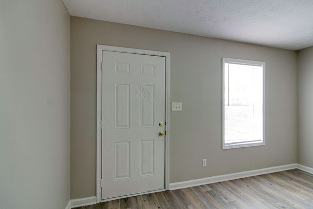 821 Oak Arbor Ct Apt 4, Clarksville, TN 37040
