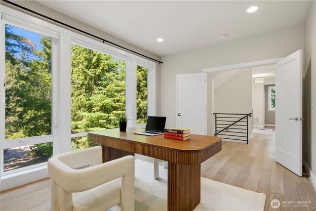 16003 SE 43rd Street, Bellevue, WA 98006