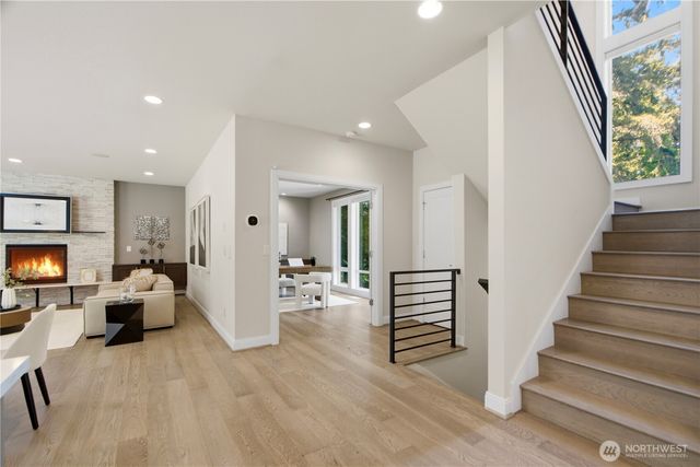 16003 SE 43rd Street, Bellevue, WA 98006