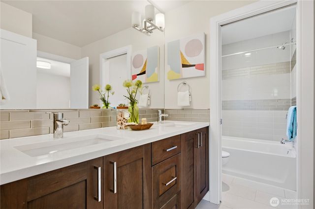 16003 SE 43rd Street, Bellevue, WA 98006