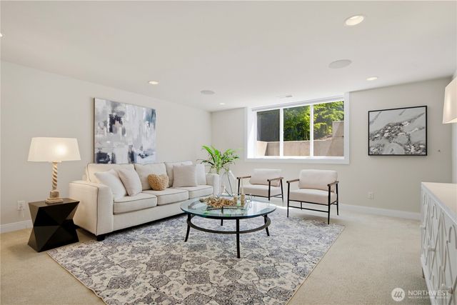 16003 SE 43rd Street, Bellevue, WA 98006