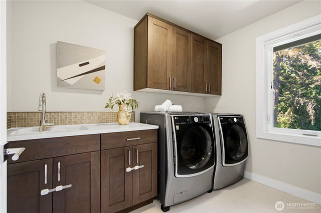 16003 SE 43rd Street, Bellevue, WA 98006