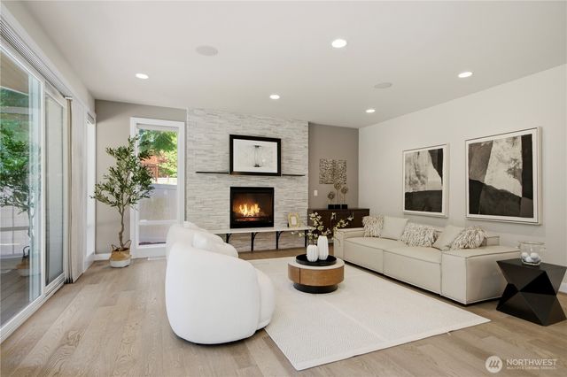16003 SE 43rd Street, Bellevue, WA 98006