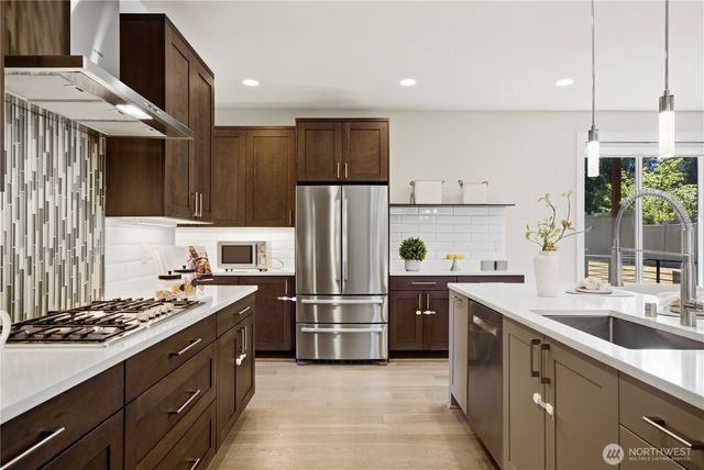 16003 SE 43rd Street, Bellevue, WA 98006