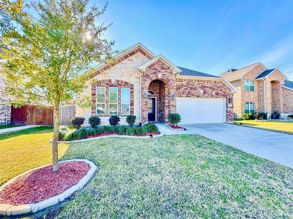 14242 Medina Drive, Baytown, TX 77523