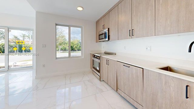 13828 SW 262nd St, Homestead, FL 33032