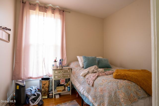 908 3rd Avenue 1, Troy, NY 12182