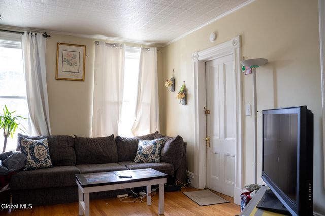 908 3rd Avenue 1, Troy, NY 12182