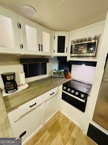 95 Hill Crest Court, Cleveland, GA 30528