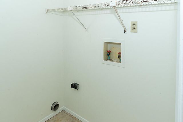 419 NW Hollywood Boulevard A, Fort Walton Beach, FL 32548