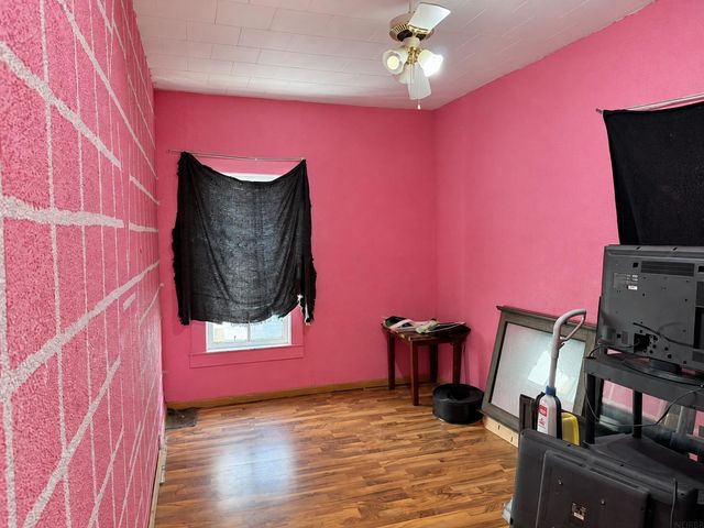 815 W 9th Street, Waterloo, IA 50702