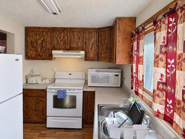 815 W 9th Street, Waterloo, IA 50702