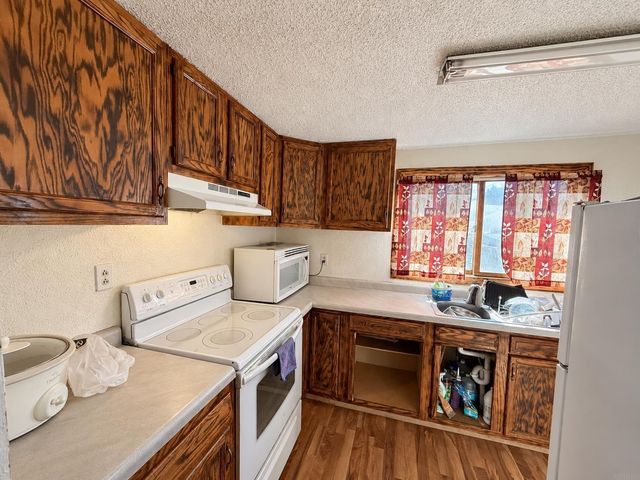 815 W 9th Street, Waterloo, IA 50702