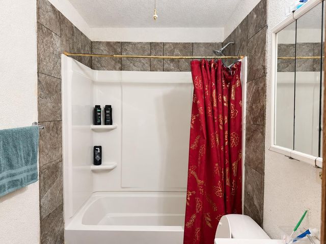 815 W 9th Street, Waterloo, IA 50702