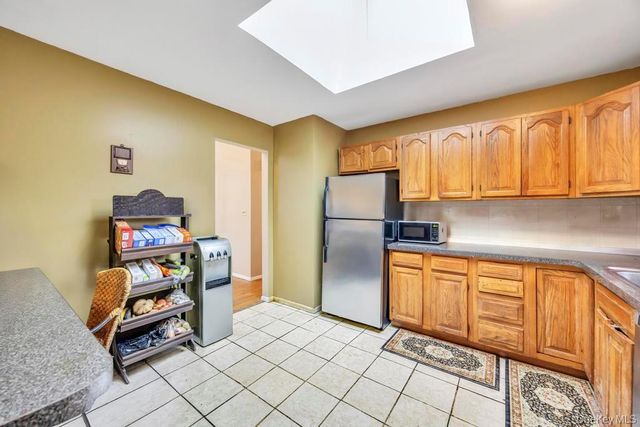 542 Freeman Avenue, Brentwood, NY 11717