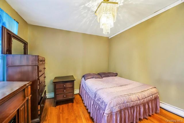 542 Freeman Avenue, Brentwood, NY 11717