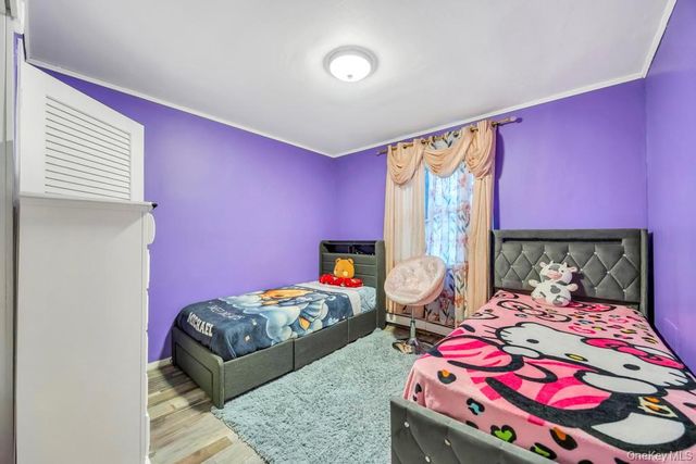 542 Freeman Avenue, Brentwood, NY 11717