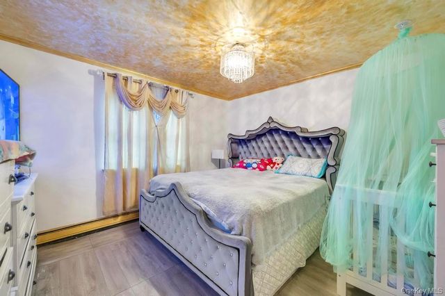 542 Freeman Avenue, Brentwood, NY 11717