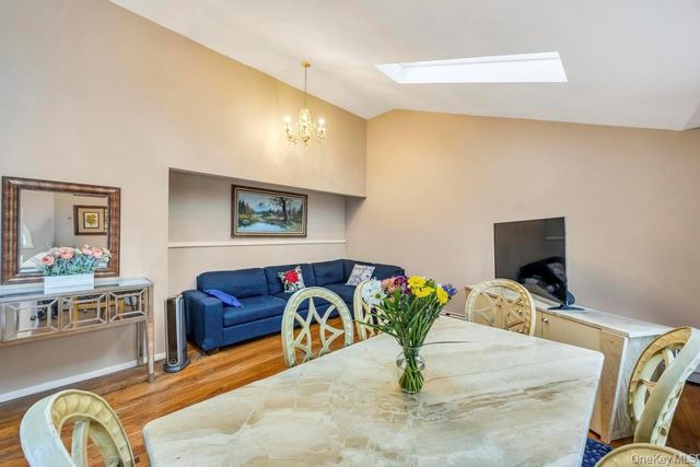 542 Freeman Avenue, Brentwood, NY 11717