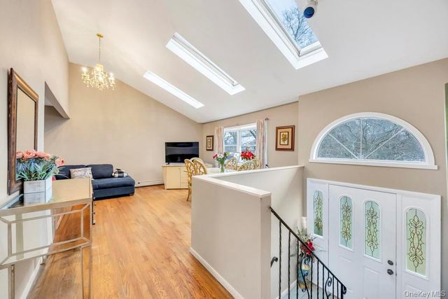 542 Freeman Avenue, Brentwood, NY 11717