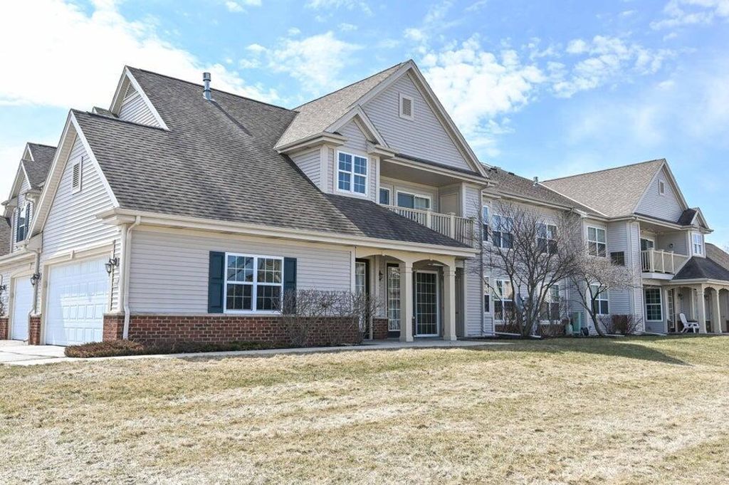 W206N16706 Blackberry CIRCLE, Jackson, WI 53037
