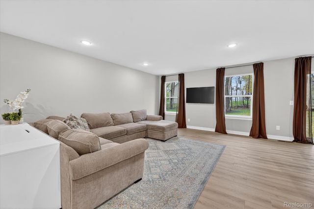 115 Parsons Lane, Saline, MI 48176