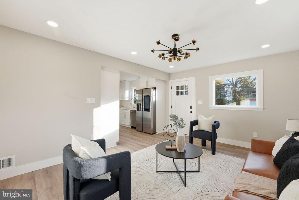 5716 SOMERSET RD, Riverdale, MD 20737