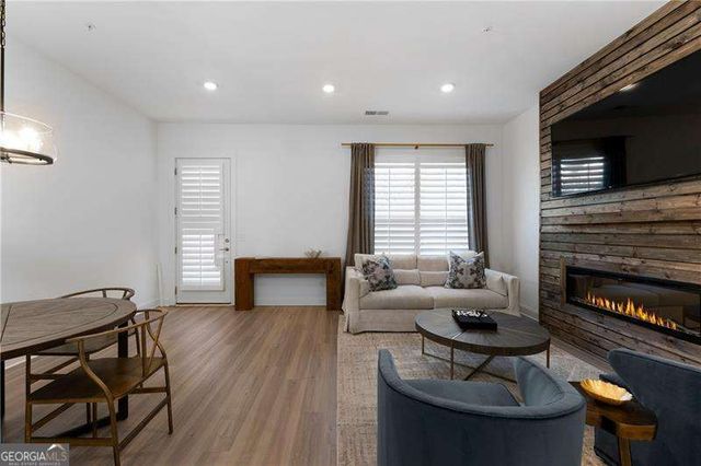 105 Pearl Street, Woodstock, GA 30188