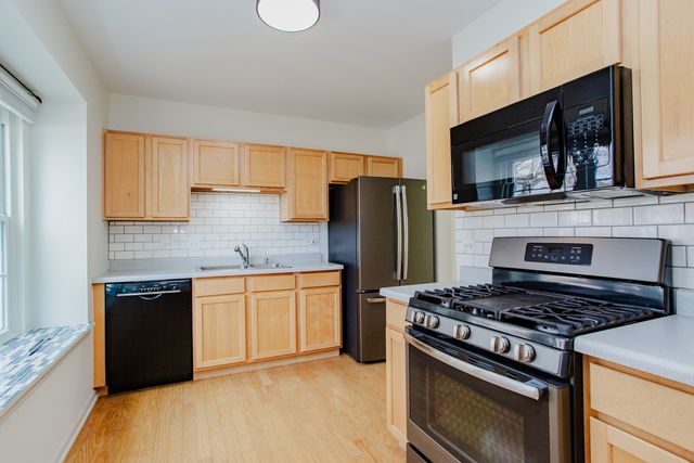 1217 N Village Drive, Round Lake Beach, IL 60073