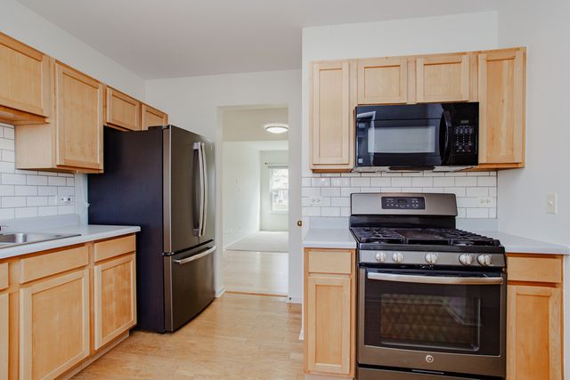 1217 N Village Drive, Round Lake Beach, IL 60073