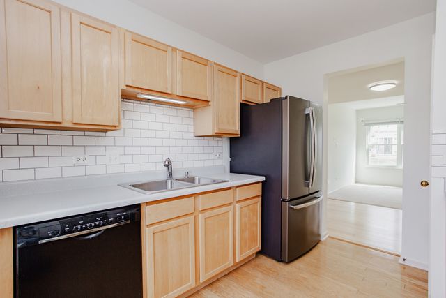 1217 N Village Drive, Round Lake Beach, IL 60073