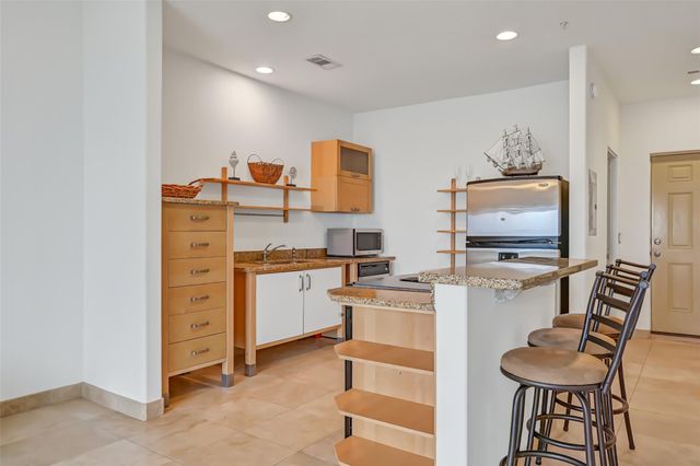 9420 Seawall Boulevard 705, Galveston, TX 77554
