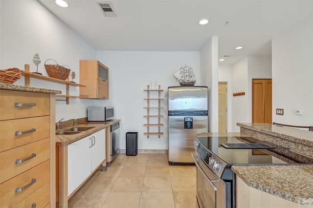 9420 Seawall Boulevard 705, Galveston, TX 77554
