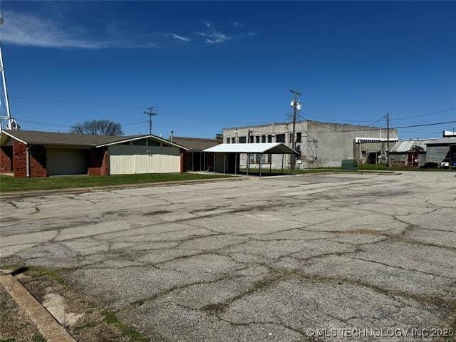 105 S 3, Marietta, OK 73448