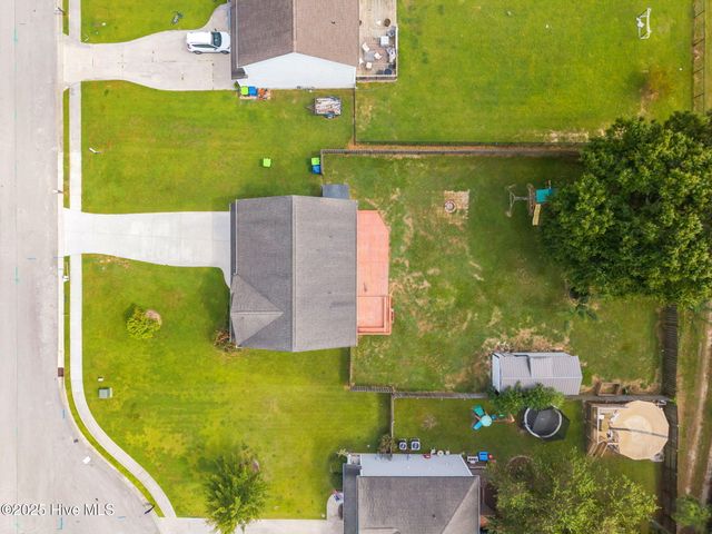 111 Amberwine Circle, Richlands, NC 28574