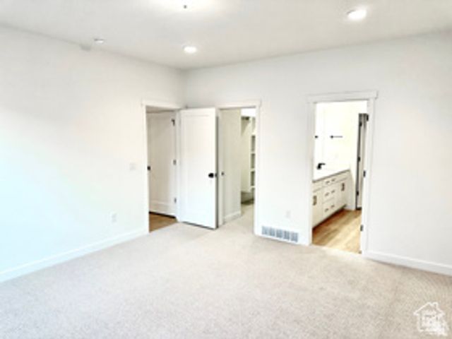 7077 W BLUEFIN DR, South Jordan, UT 84009