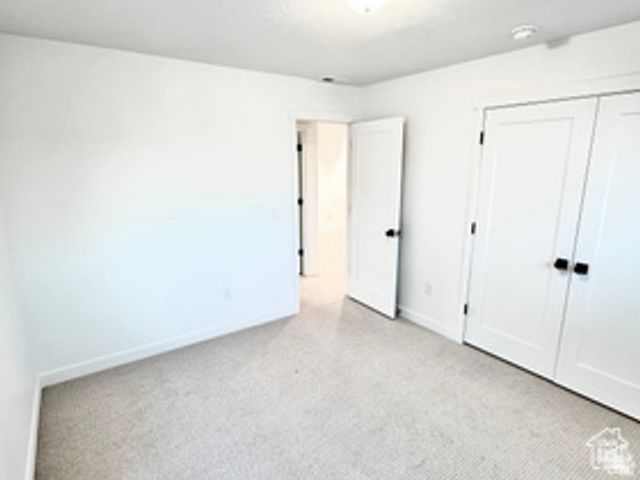 7077 W BLUEFIN DR, South Jordan, UT 84009