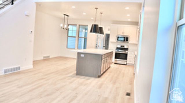 7077 W BLUEFIN DR, South Jordan, UT 84009
