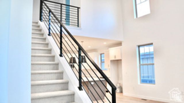 7077 W BLUEFIN DR, South Jordan, UT 84009