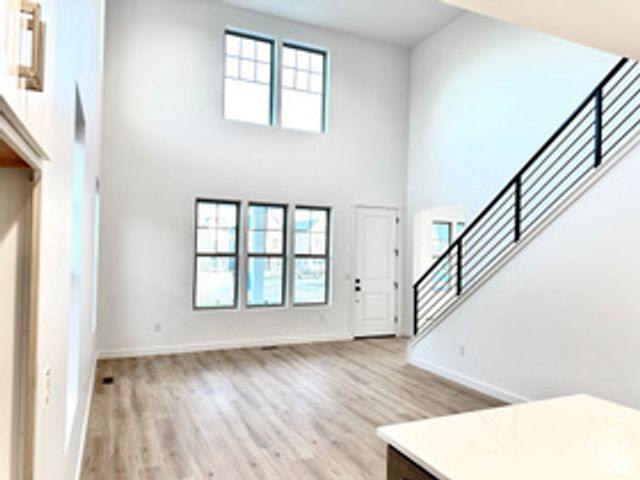 7077 W BLUEFIN DR, South Jordan, UT 84009