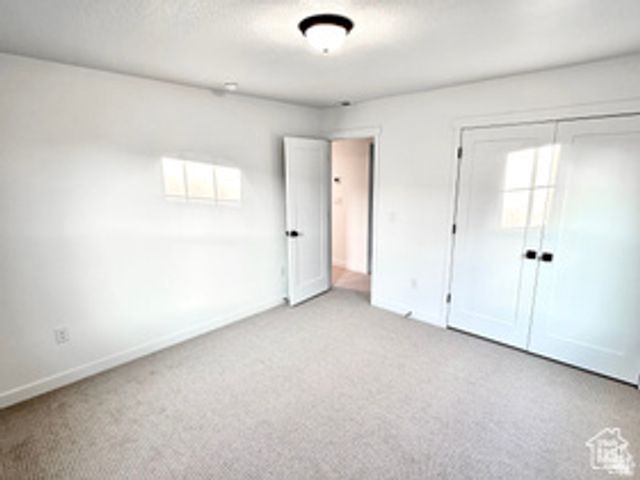 7077 W BLUEFIN DR, South Jordan, UT 84009